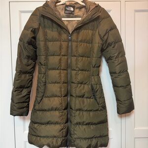 The North Face Women's Green Puffer Coat size XS